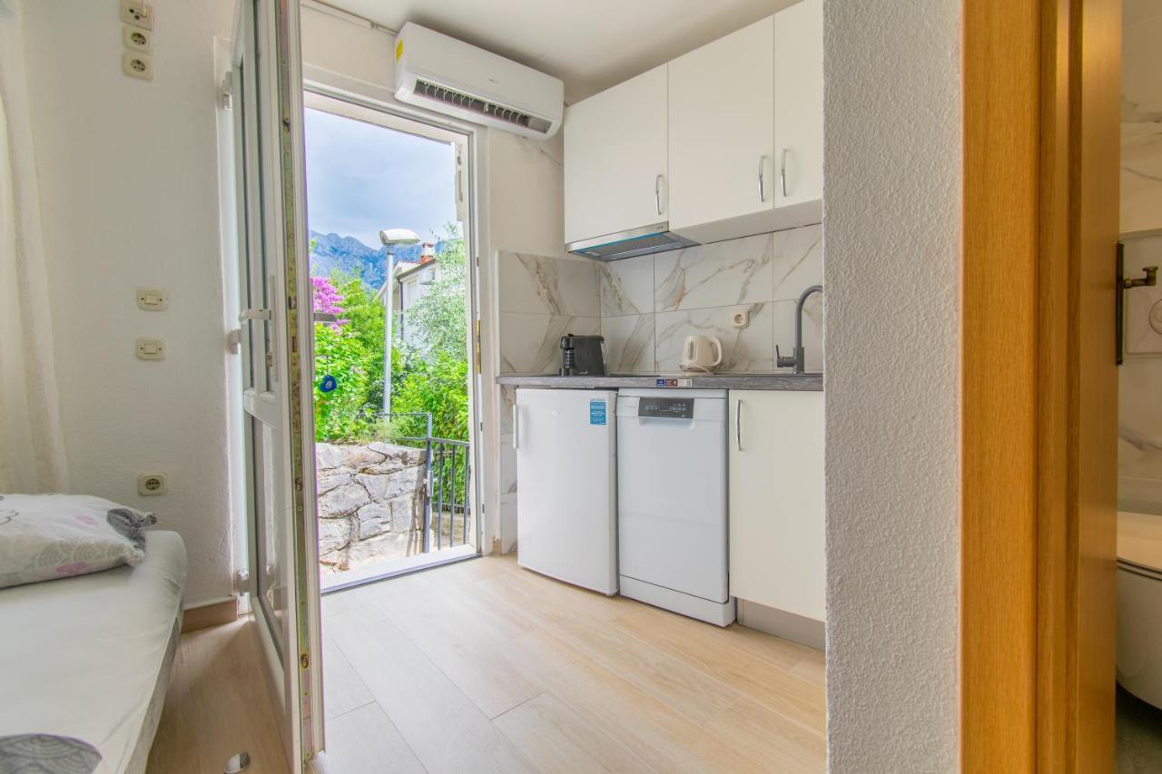 巴什卡沃达 Studio Apartman Monika酒店 外观 照片